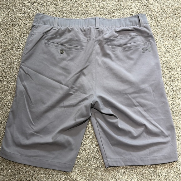 Under Armour Golf Shorts - Picture 4 of 5